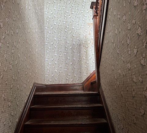 4th image of 83 Parkview Ave