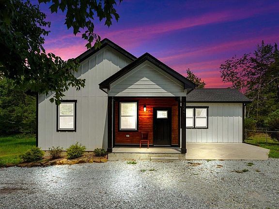 2nd image of 3241 Rowena Ave