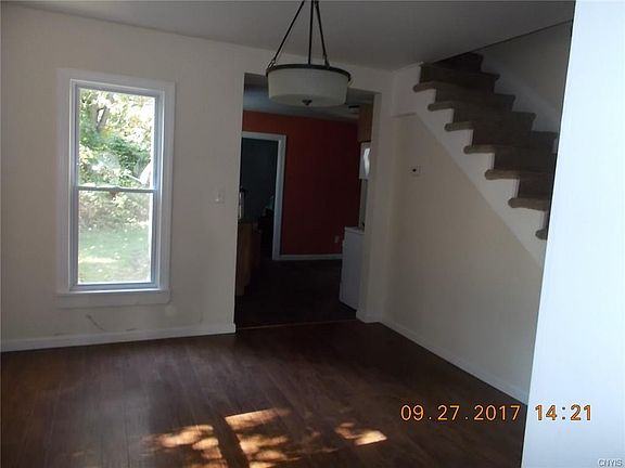 5th image of 911 Alexandria St