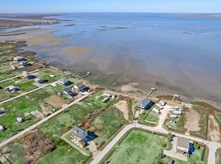 L8-1027 Rollover Cir, Gilchrist, TX 77617