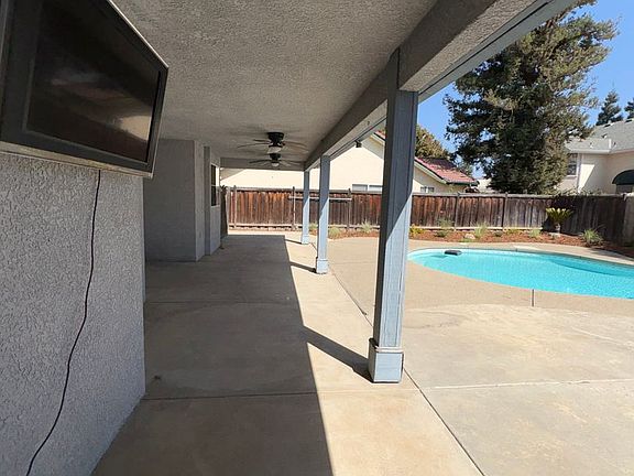 2nd image of 3227 Jasmine Ave