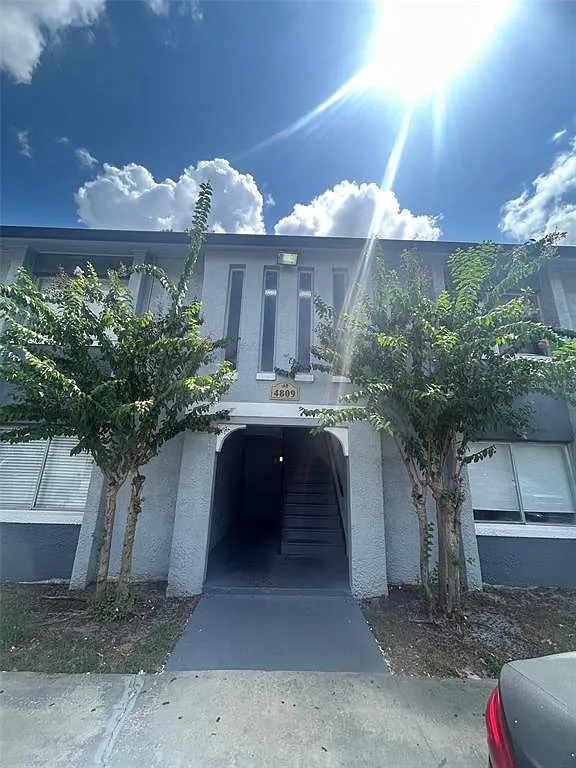 3 bed, 2.0 bath, 1270 sqft, $1,895 — Photo 1