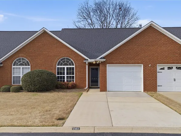 141 Dove Haven Dr, Simpsonville, SC 29681