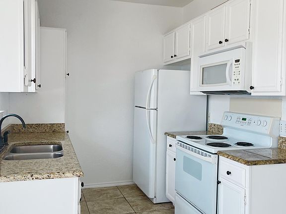 4th image of 1340 Park Ave