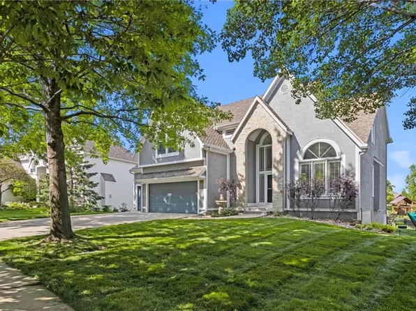 5836 W 145th St, Overland Park, KS 66223