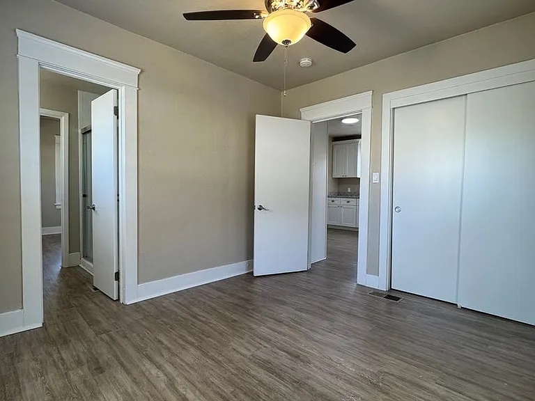 114 De Force Ave — Photo 12
