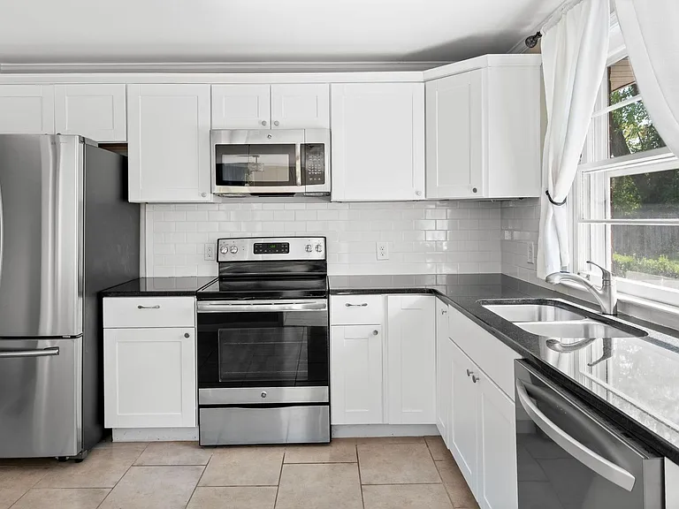 4809 Lynn Dr — Photo 19