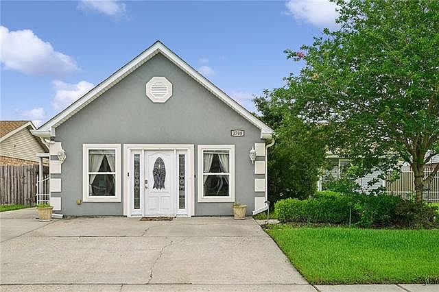 1st image of 2708 Pin Oak Dr