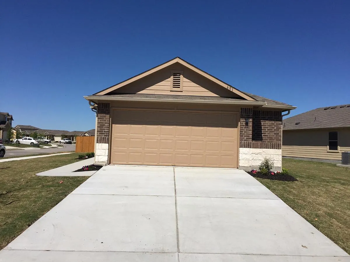 601 Pinnacle Drive — Photo 1