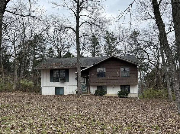 807 Woodland Hills Dr, Robertsville, MO 63072