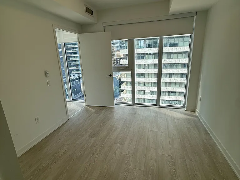 634 Church St #1010 — Photo 8