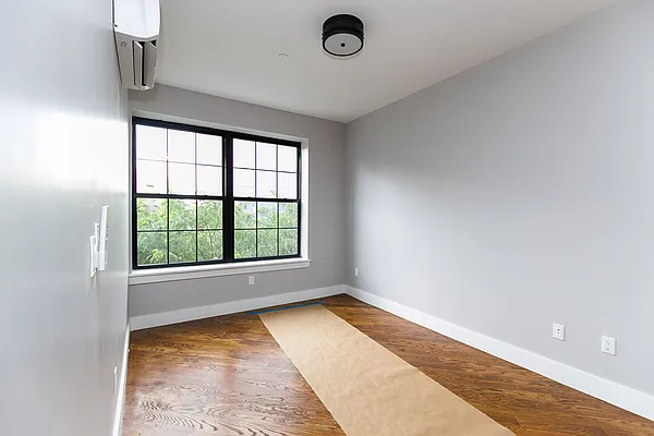 Rented by Nooklyn NYC LLC | media 52
