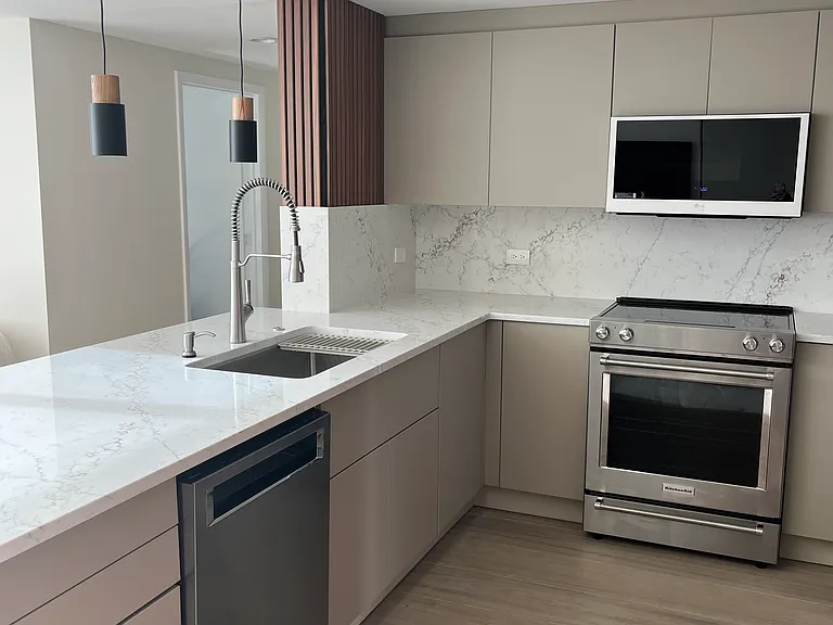 1861 NW South River Dr #Penthouse 4 — Photo 6