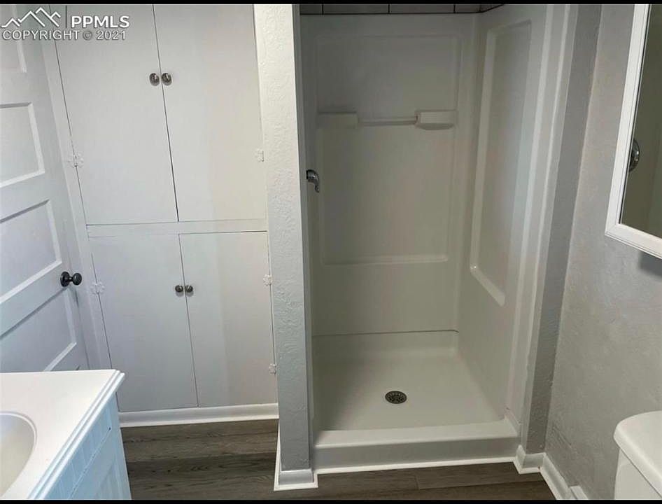 1st image of 528 Acero Ave