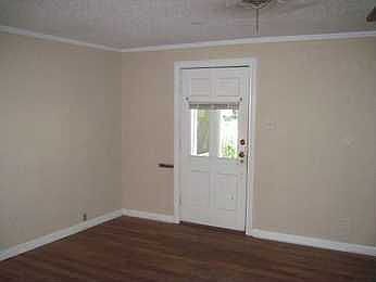 2nd image of 2606 S Crockett Dr