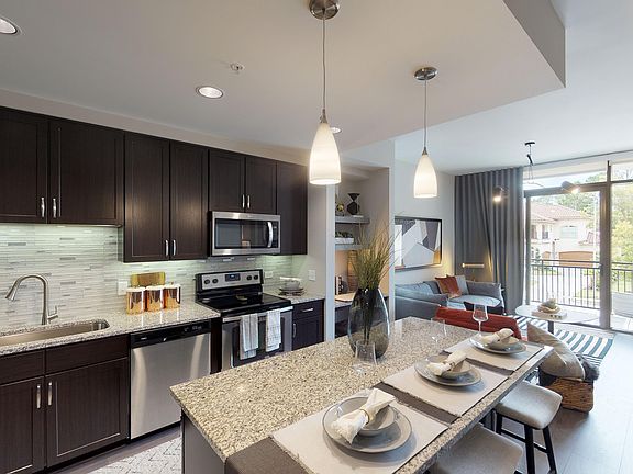 4th image of 901 Memorial City Way #38.108