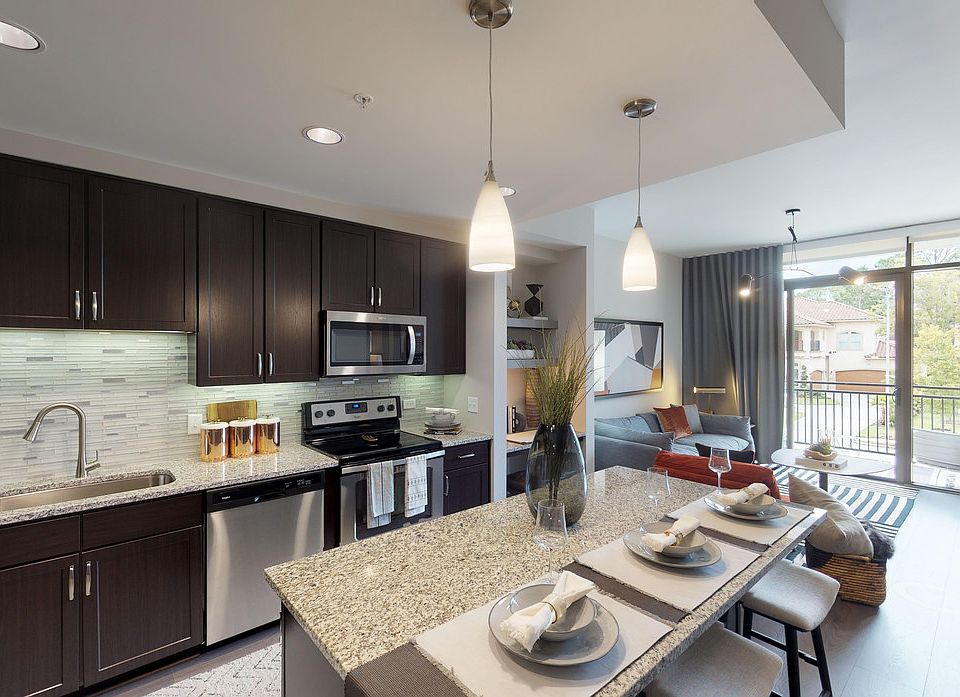 1st image of 901 Memorial City Way #6.115