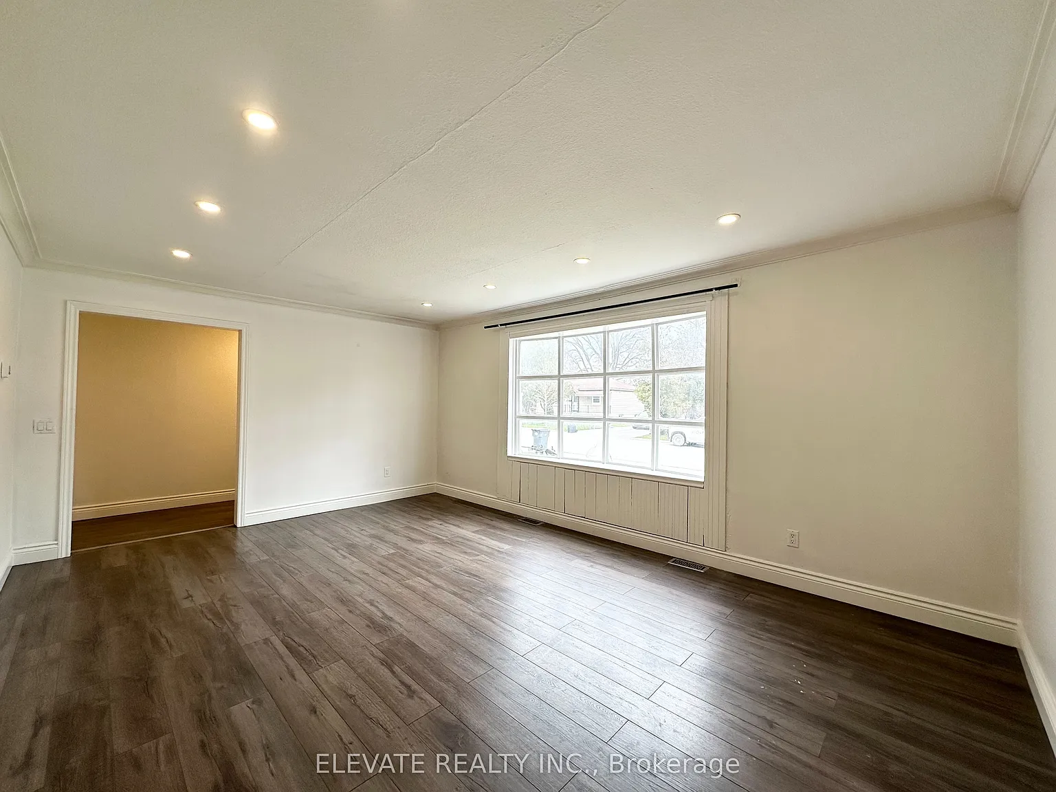 3 bed, $3,000 — Photo 2