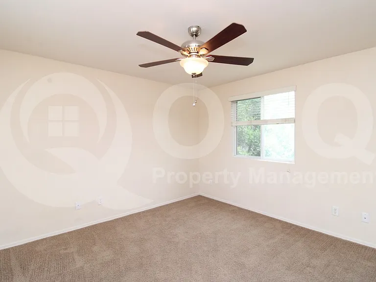 4273 E Oakland St — Photo 13
