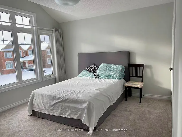115 Kirby Ave — Photo 10