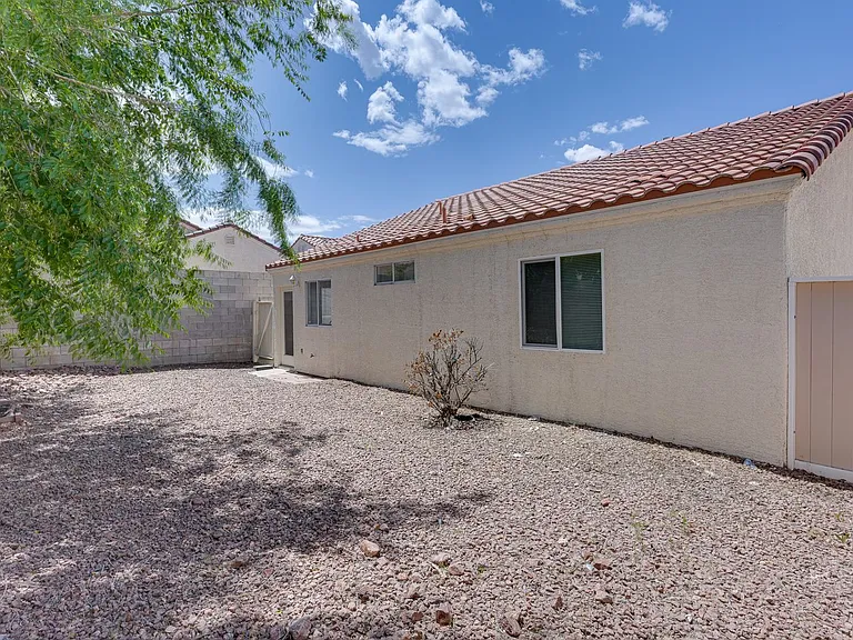 9660 Crystal Ridge Rd — Photo 26