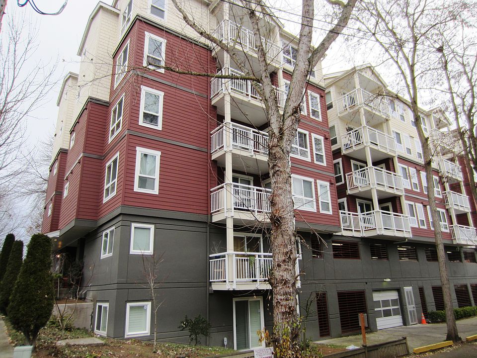 1st image of 2805 NE 125th St APT 206