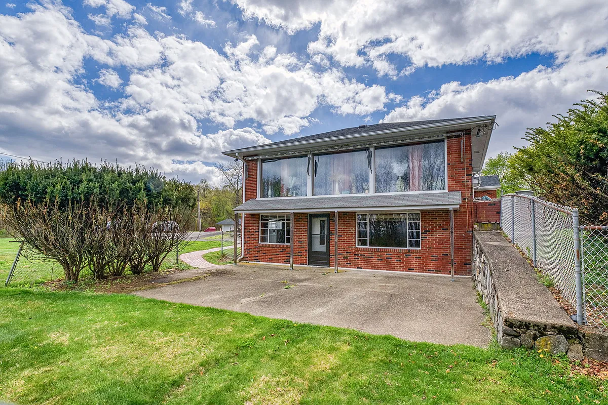 Photo 1 of 19 - 353 Candlestick Hill Rd #3 - Newburgh, NY Front entrance to unit #3 - 353 Candlestick Hill Rd #3