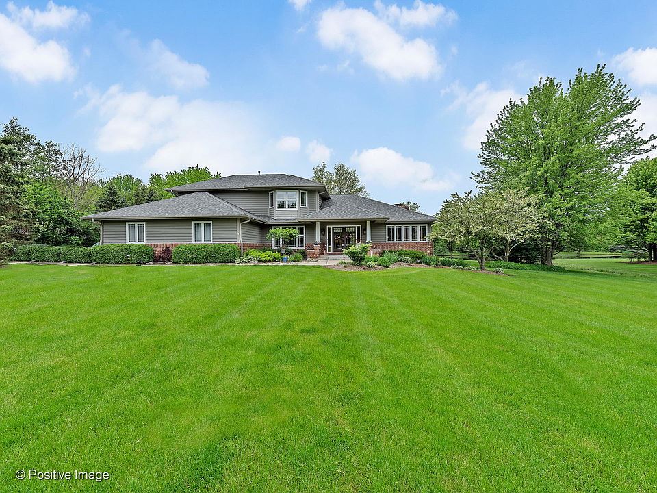 1st image of 1S982 Grove Hill Dr