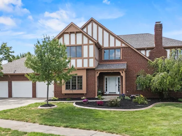 2708 Woodhollow Ct, Fort Wayne, IN 46825