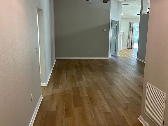 3rd image of 716 Mackenzie Cir