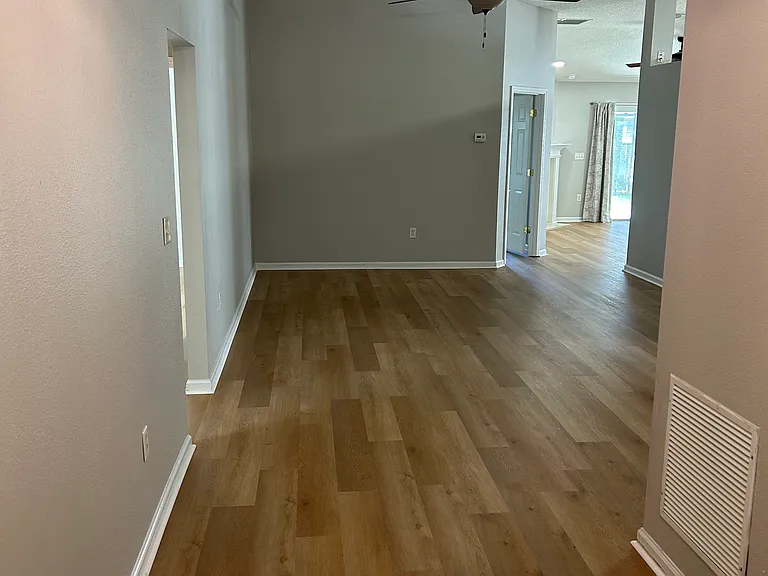 716 Mackenzie Cir — Photo 3