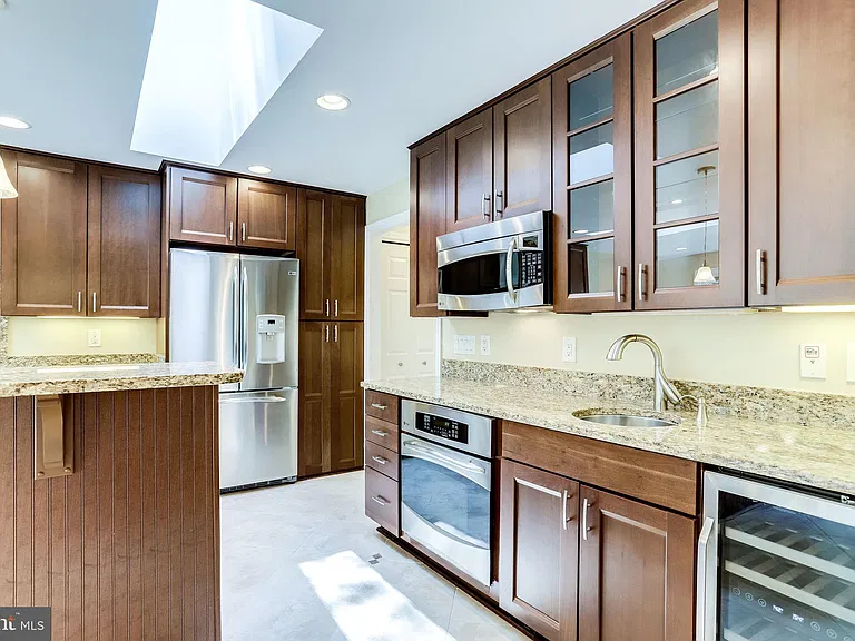 4894 Williamsburg Blvd — Photo 13