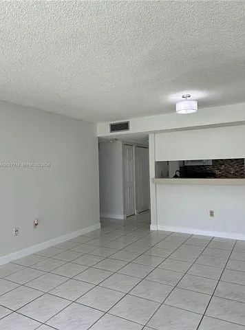Peppermill Kendale Lk West — Photo 2