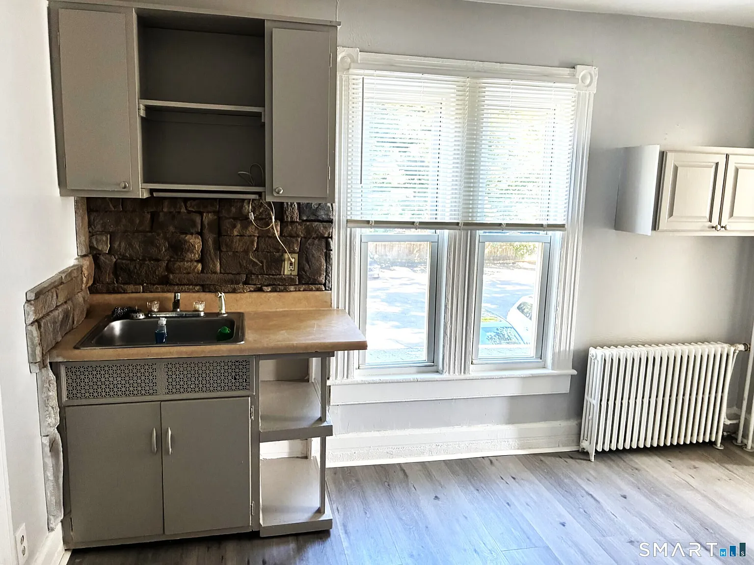 1 bed, 1.0 bath, 300 sqft, $1,300 — Photo 2