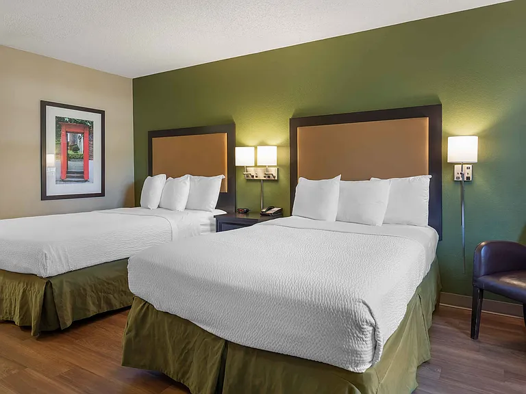 Studio Suite - 2 Full Beds