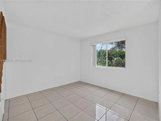 Paseo Real Condo — Photo 4