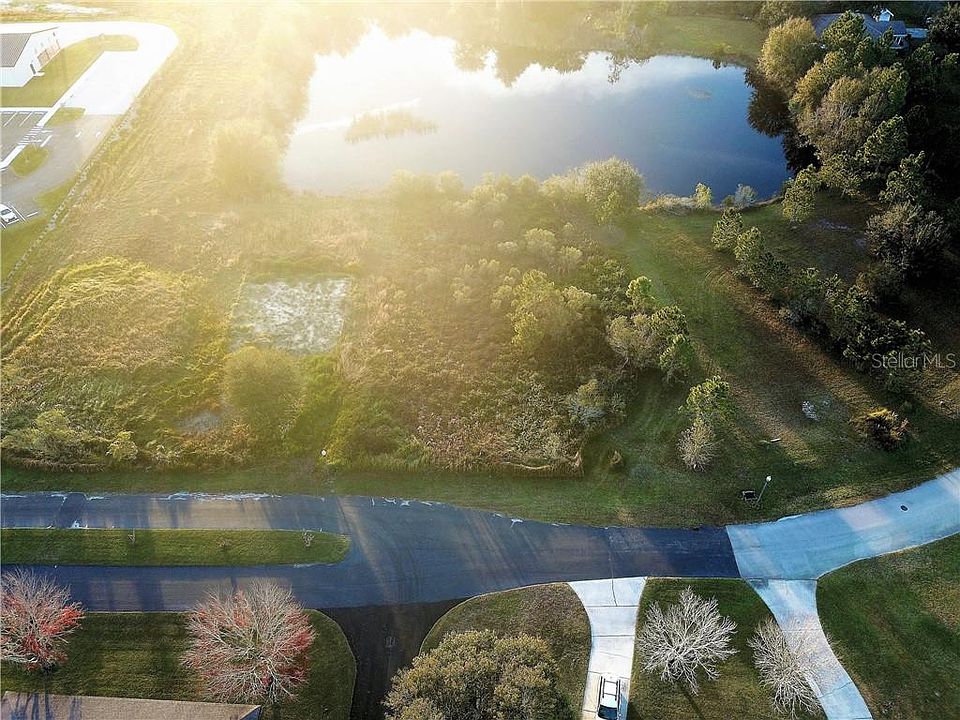 1st image of 312 N Lake Cir