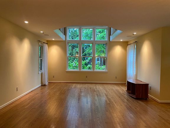 2nd image of 108 E Park Pl