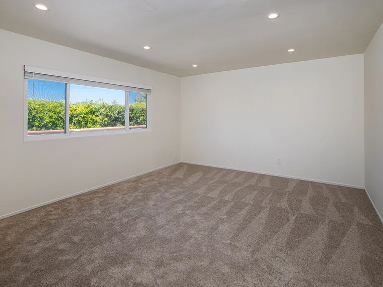 3102 Granville Ave — Photo 17