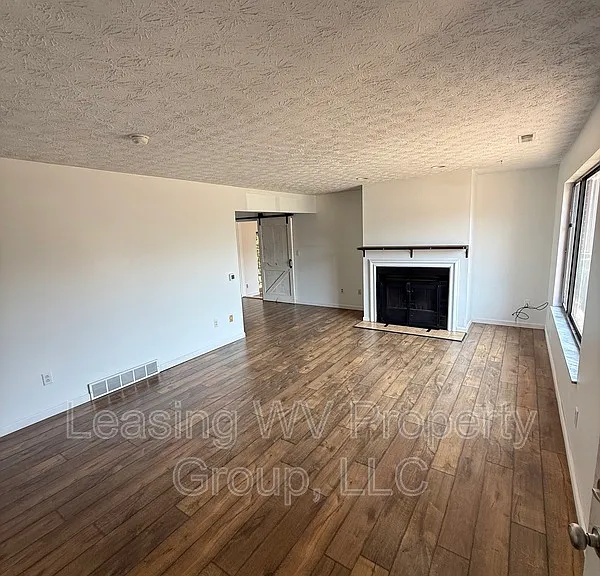 6355 Pine Dr — Photo 2