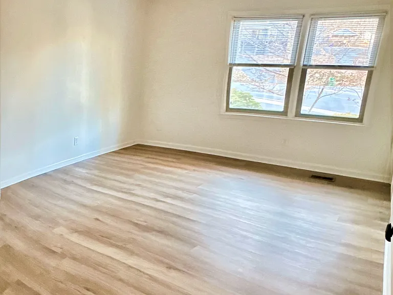 15 Mayfair Pl — Photo 17