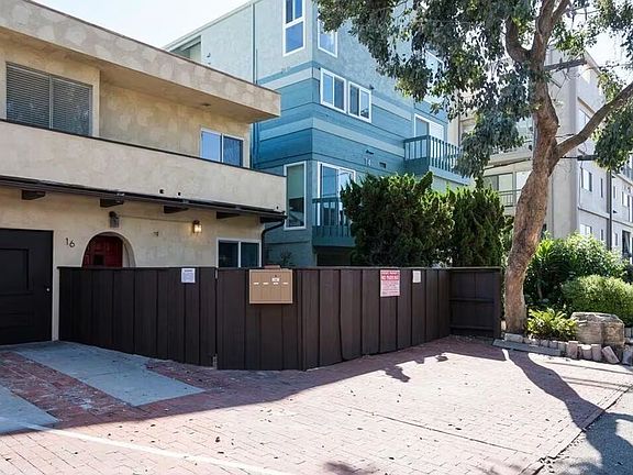 2nd image of 16 Reef St