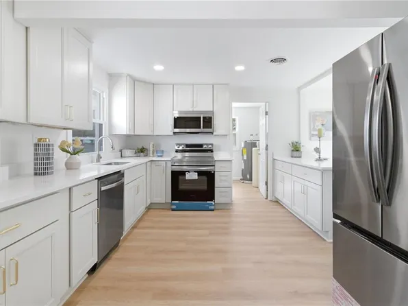 4817 Charlton Dr, Chesapeake, VA 23321