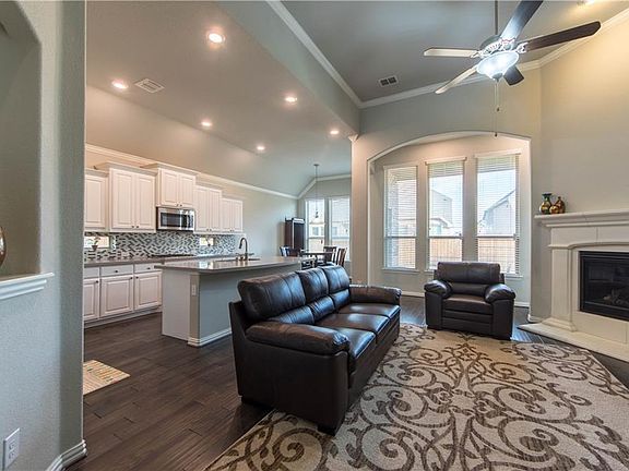 5th image of 333 Meadowview Way