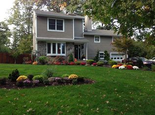 142 Pinelynn Rd, Glen Rock, NJ 07452