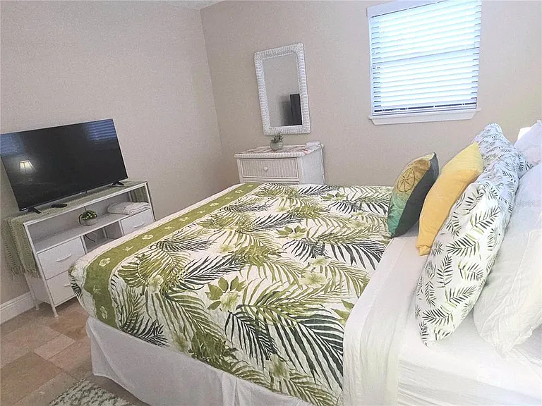929 Lantana Ave — Photo 23