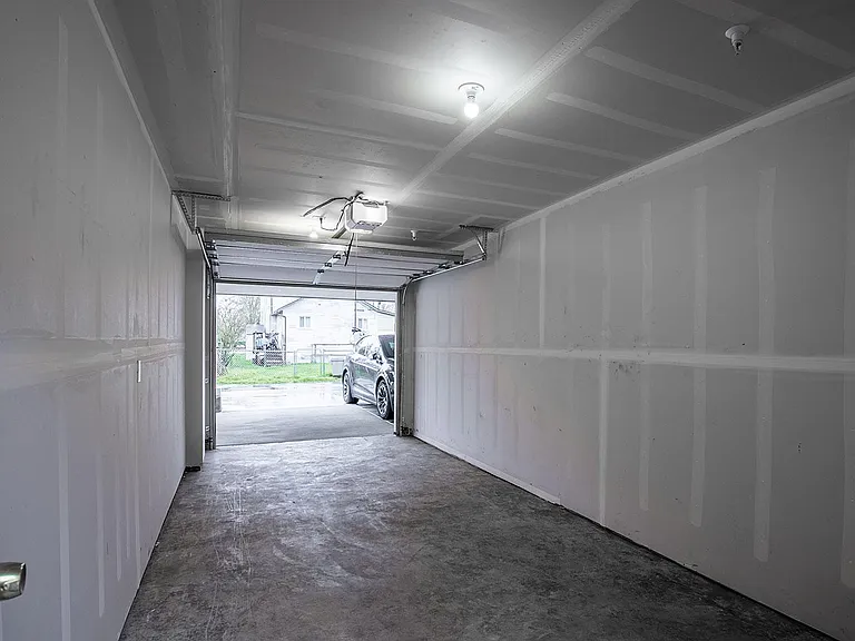 1913 Hoyt Ave — Photo 28