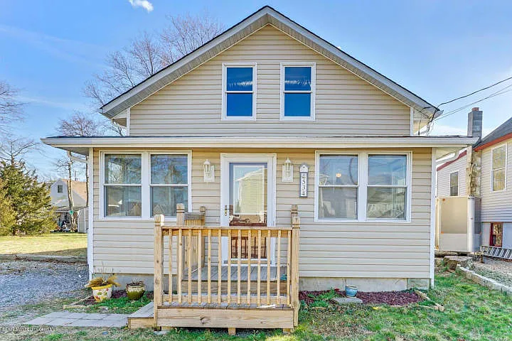 534 E Point Pleasant Ave photo 1