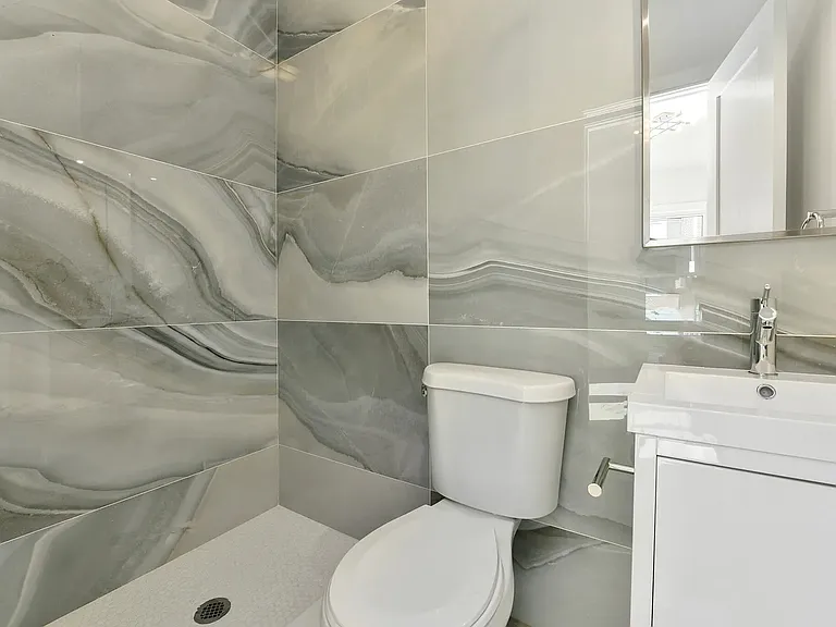 200 Maverick St #1 — Photo 7