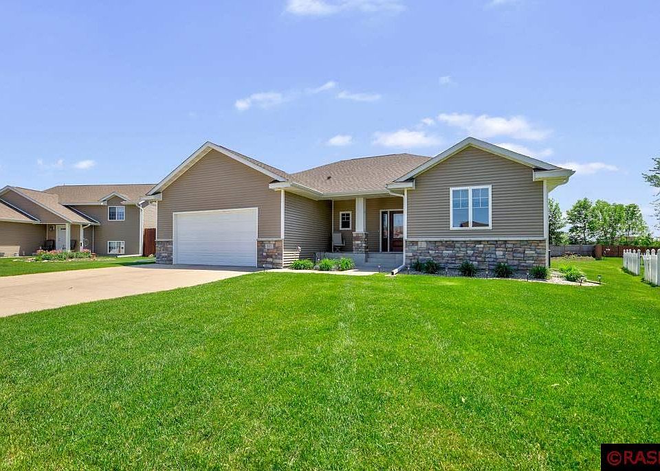 1st image of 321 Crystal Cir
